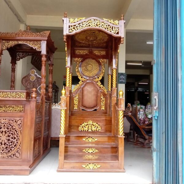 mimbar-tangga-pintu-depan